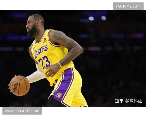 NBA新赛季战况激烈 詹姆斯伤后复出火箭新星崭露头角