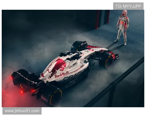 F1新赛季揭幕战精彩纷呈 各大车队新车表现引关注