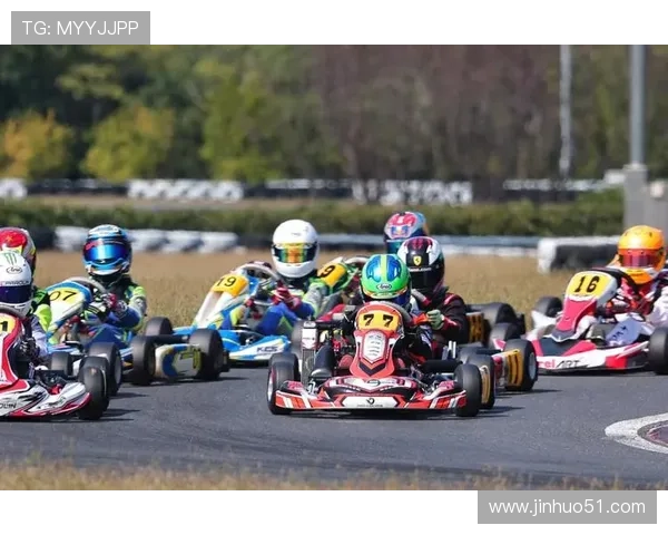 F1赛车即将迎来新赛季 多位车手转队引发关注与热议