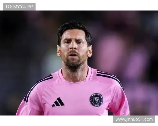 梅西回归巴萨传闻再起，球迷期待巅峰对决重现加泰经典